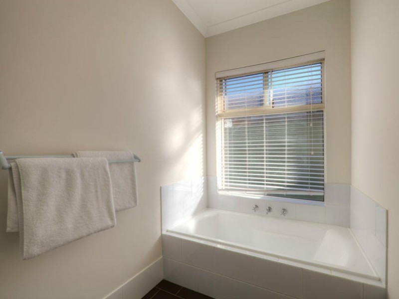 107 Maamba Road, Wattle Grove WA 6107