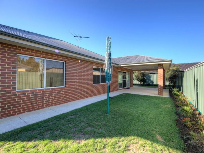 107 Maamba Road, Wattle Grove WA 6107