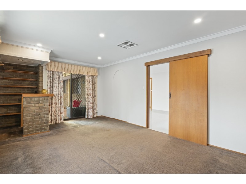 8 Pearson Crescent, Bull Creek WA 6149