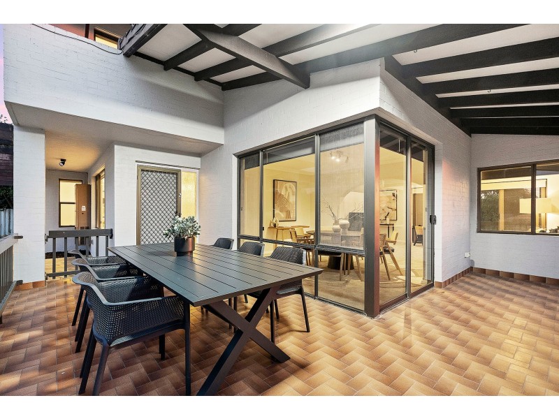 8 Rowley Place, Bull Creek WA 6149