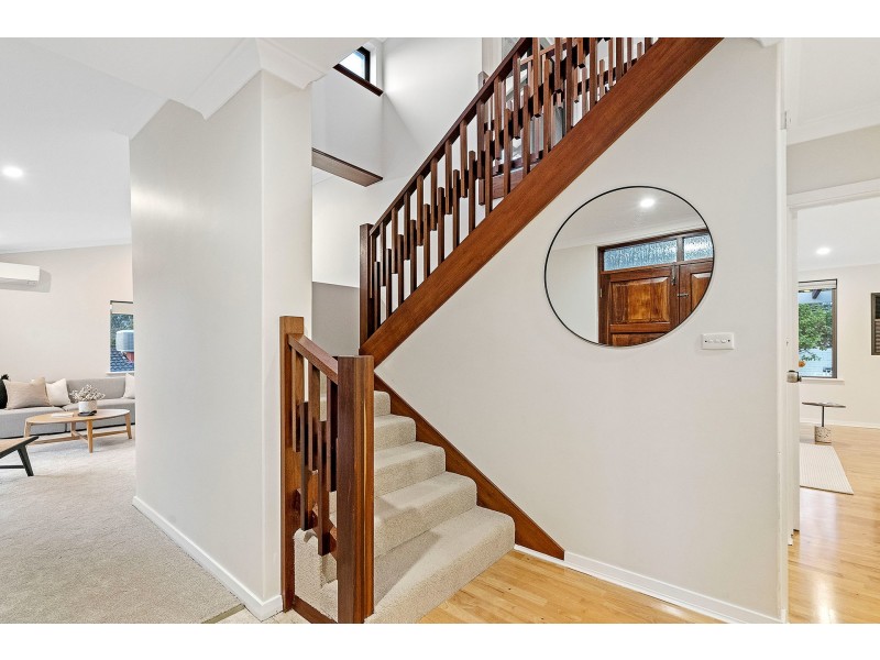 8 Rowley Place, Bull Creek WA 6149