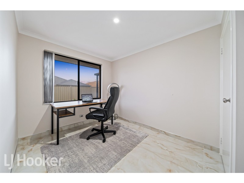 19 Retchford Way, Queens Park WA 6107