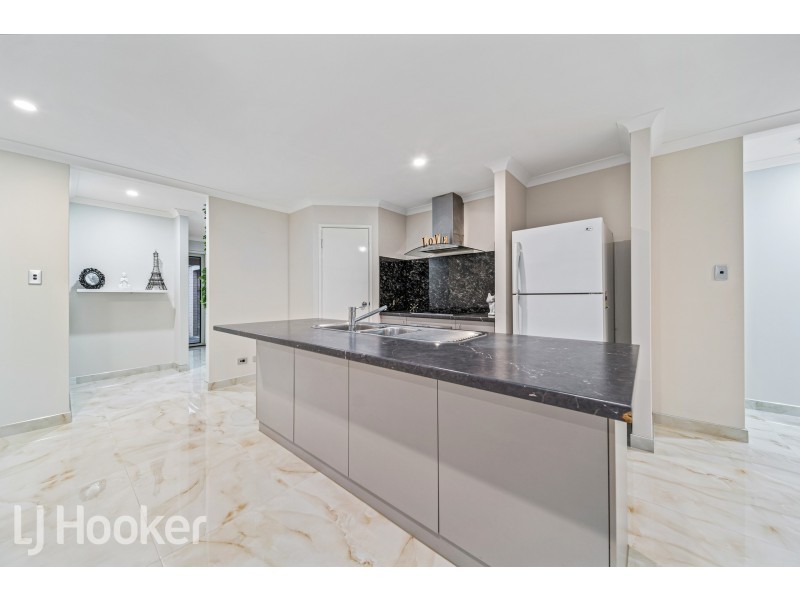 19 Retchford Way, Queens Park WA 6107