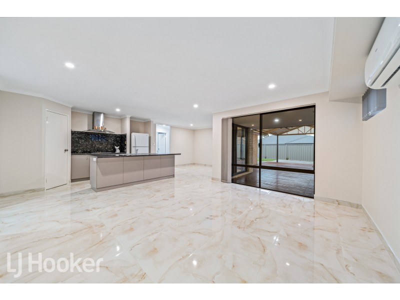 19 Retchford Way, Queens Park WA 6107