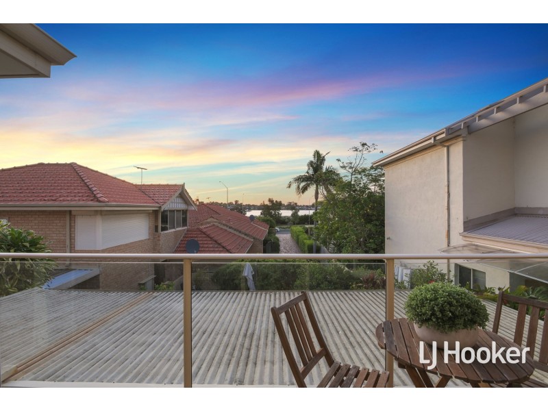 4/57 Leonora Street, Como WA 6152