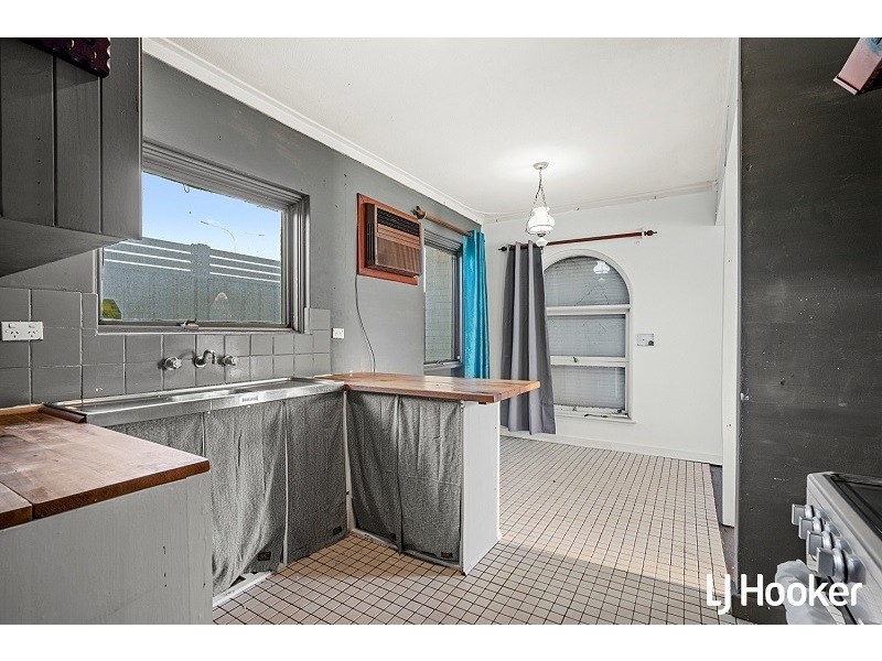 113 Central Avenue, Redcliffe WA 6104