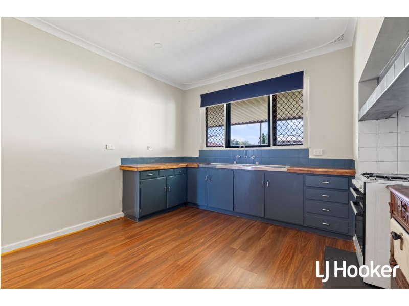 16 Taree Street, St James WA 6102