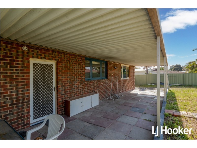 16 Taree Street, St James WA 6102