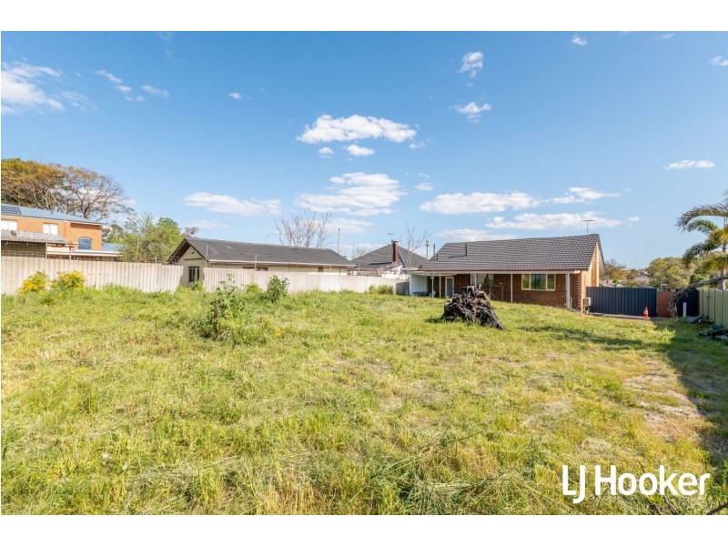 16 Taree Street, St James WA 6102