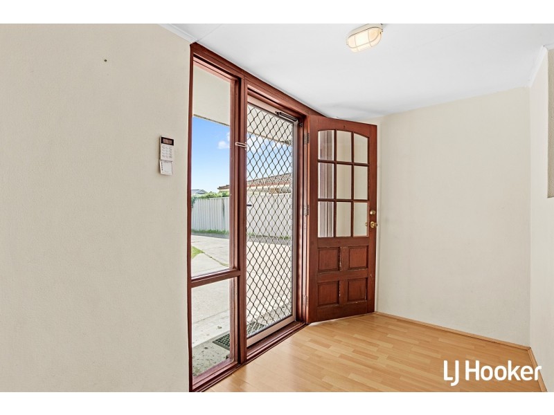 8 Wandarra Close, Karawara WA 6152