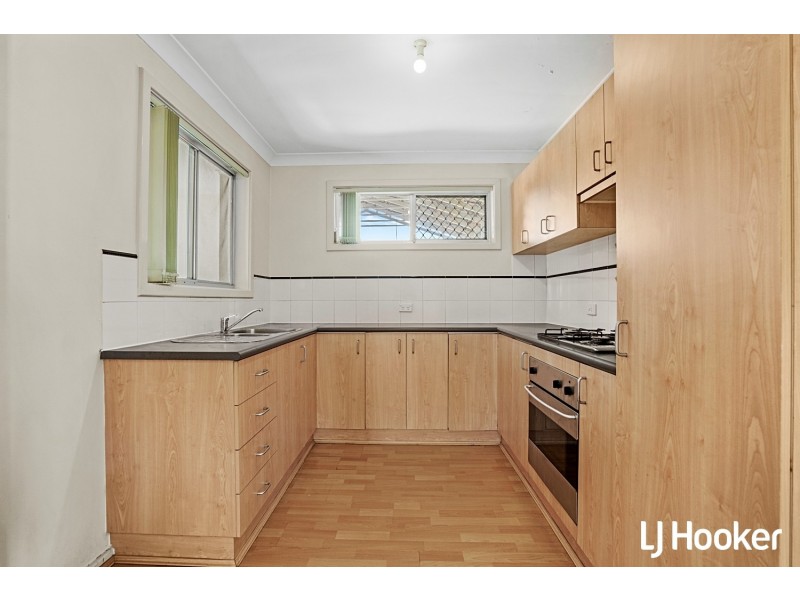 8 Wandarra Close, Karawara WA 6152