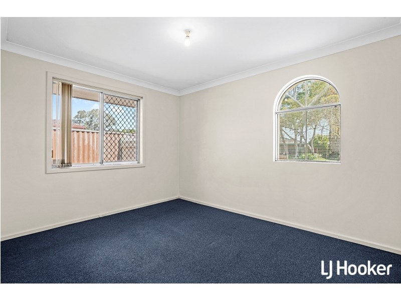 8 Wandarra Close, Karawara WA 6152