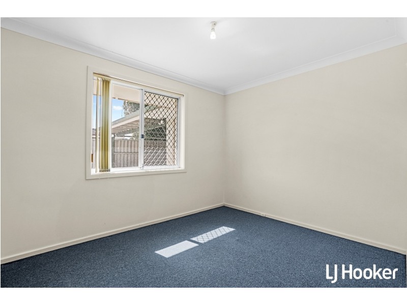 8 Wandarra Close, Karawara WA 6152