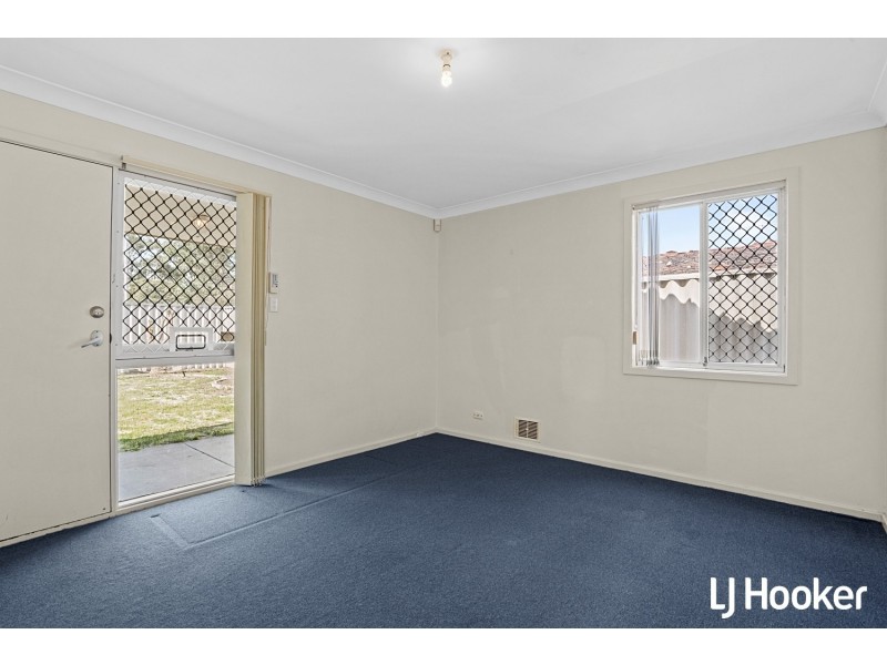 8 Wandarra Close, Karawara WA 6152