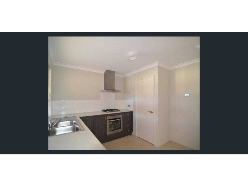 211B Wharf St, Queens Park WA 6107