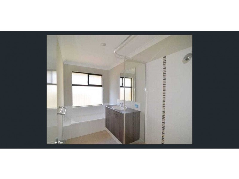 211B Wharf St, Queens Park WA 6107