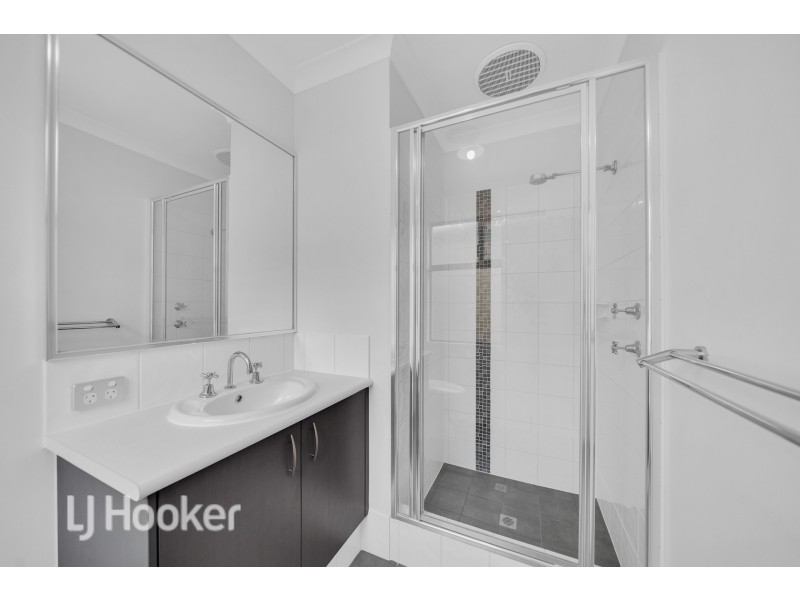 6/7 Stockman Way, Cannington WA 6107