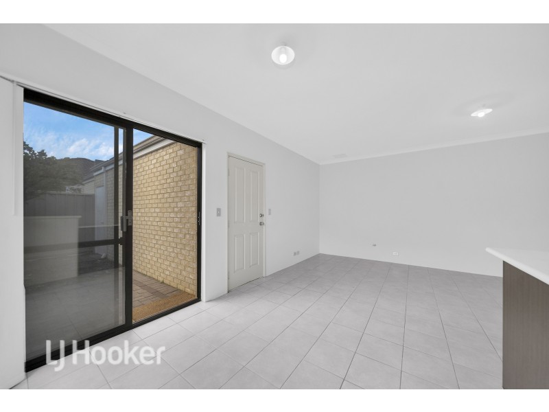6/7 Stockman Way, Cannington WA 6107
