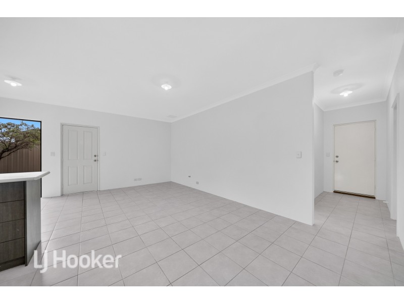 6/7 Stockman Way, Cannington WA 6107