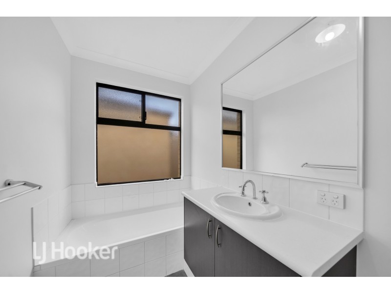 6/7 Stockman Way, Cannington WA 6107