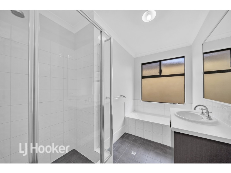 6/7 Stockman Way, Cannington WA 6107