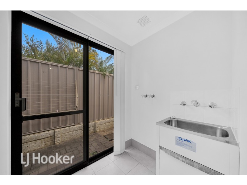 6/7 Stockman Way, Cannington WA 6107