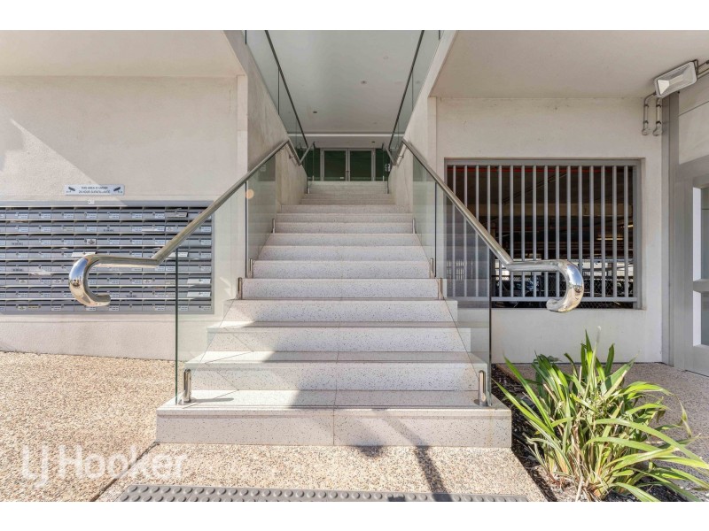 105/17 Malata Crescent, Success WA 6164