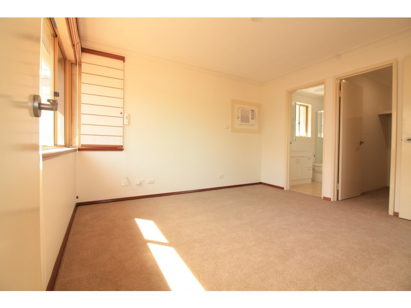 3/206 Melville Parade, Como WA 6152