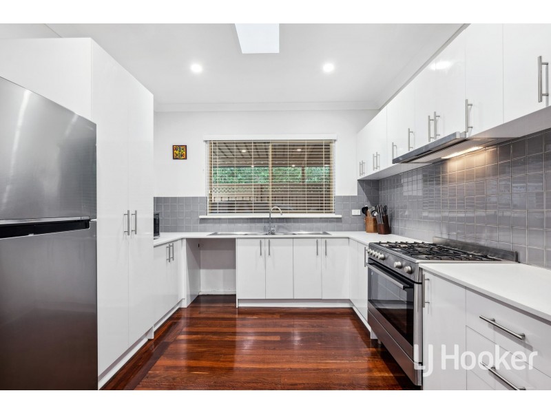 13 Chapman Road, St James WA 6102