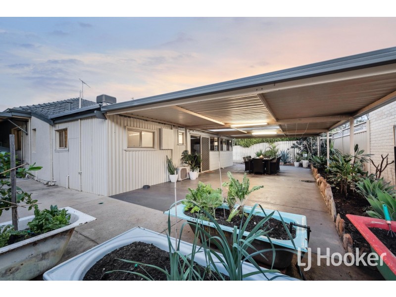 13 Chapman Road, St James WA 6102