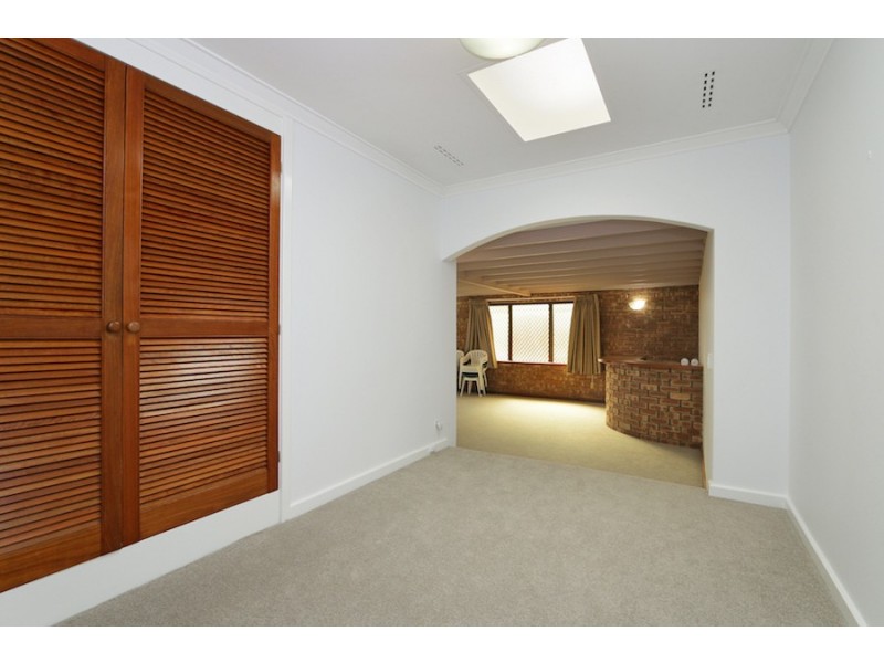 16 Manton Ct, Hamersley WA 6022