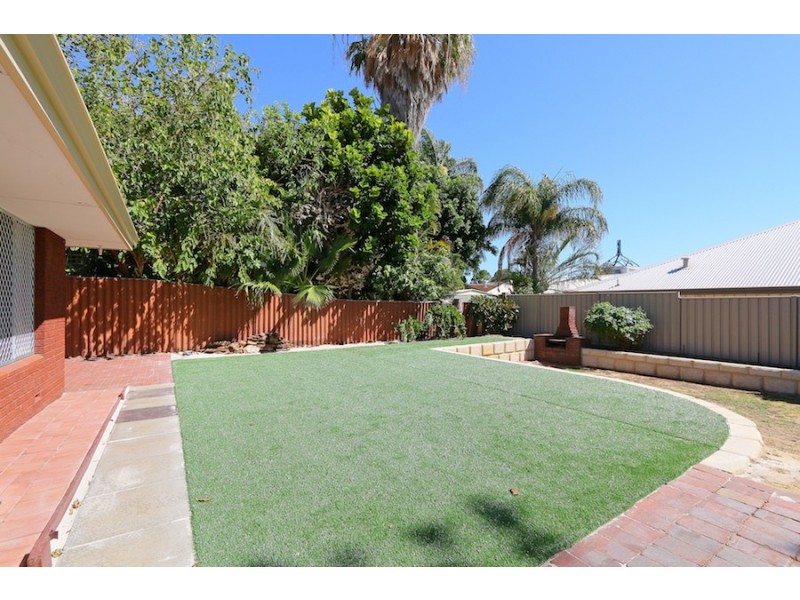 16 Manton Ct, Hamersley WA 6022