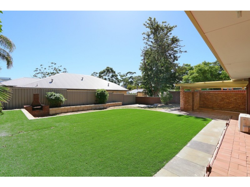 16 Manton Ct, Hamersley WA 6022