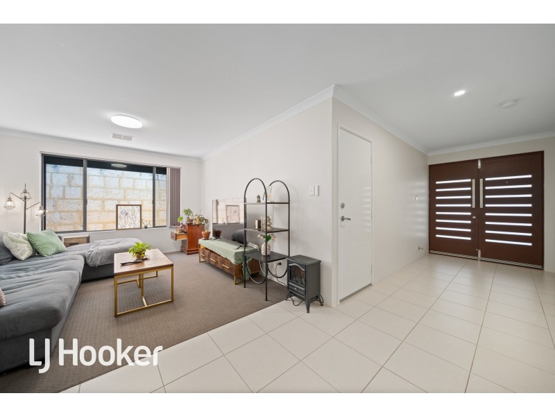 4 Dalton Road, Wellard WA 6170