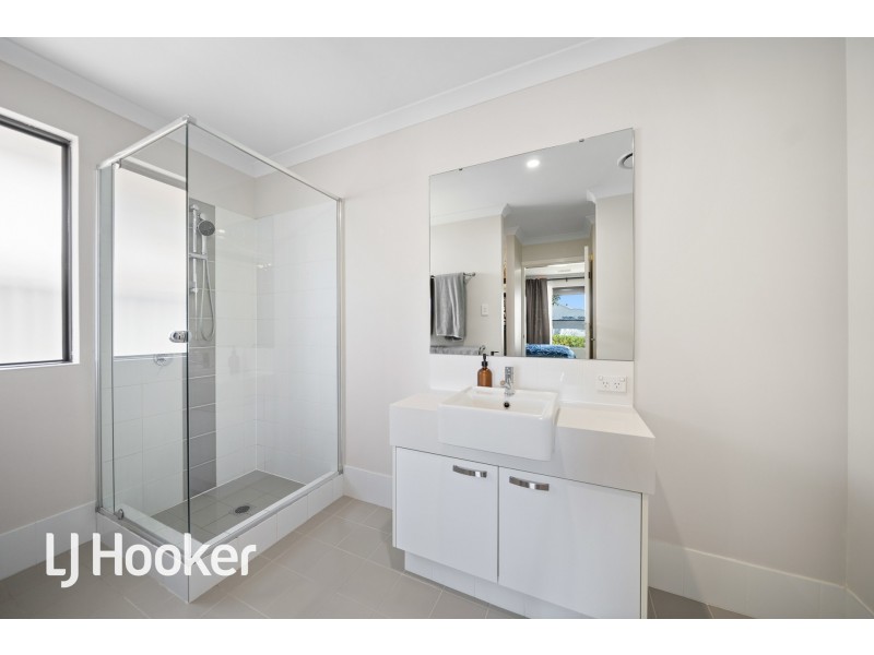 4 Dalton Road, Wellard WA 6170