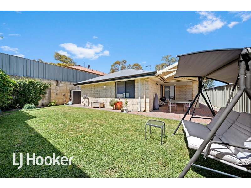 4 Dalton Road, Wellard WA 6170