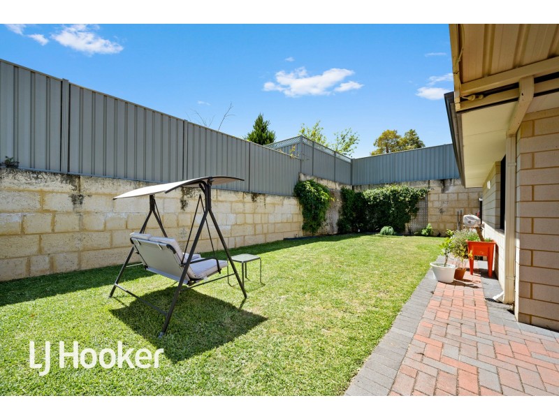 4 Dalton Road, Wellard WA 6170
