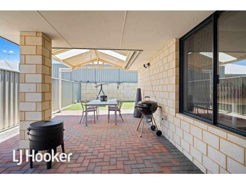 4 Dalton Road, Wellard WA 6170