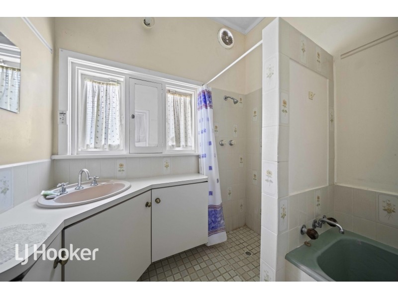 2 Victoria Street, St James WA 6102