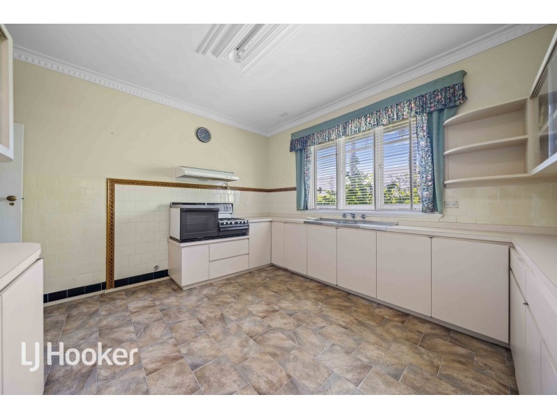 2 Victoria Street, St James WA 6102