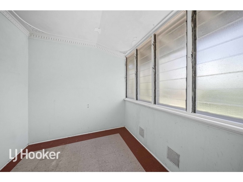 2 Victoria Street, St James WA 6102