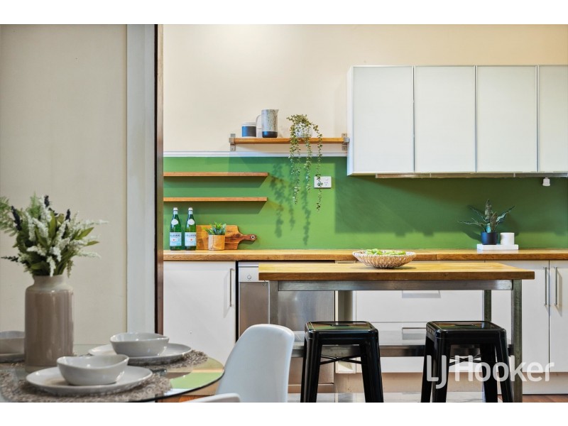 427 Berwick Street, St James WA 6102