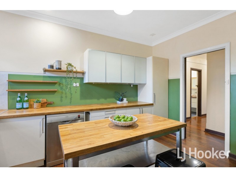 427 Berwick Street, St James WA 6102