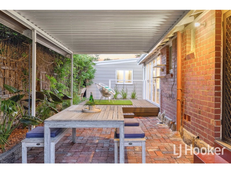 427 Berwick Street, St James WA 6102