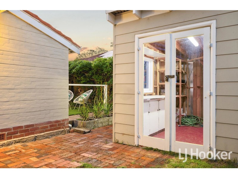 427 Berwick Street, St James WA 6102