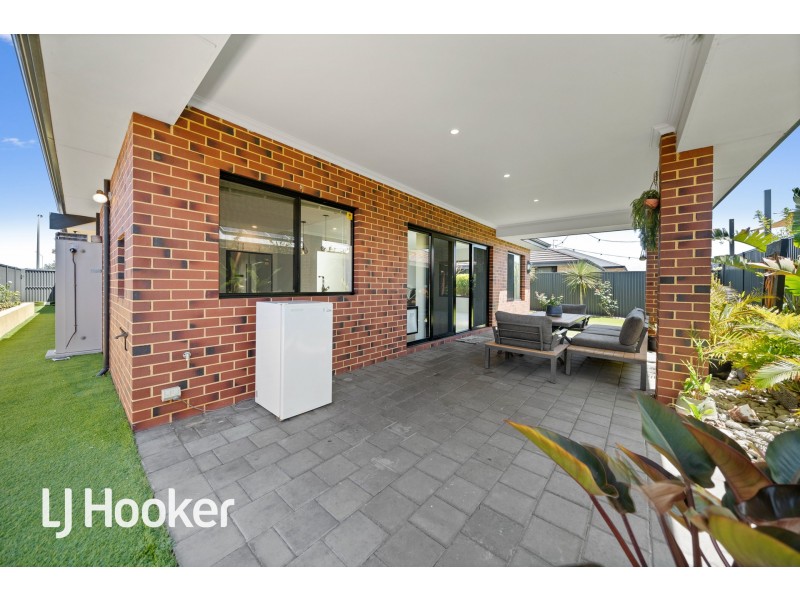 13 Dawn Street, Wellard WA 6170