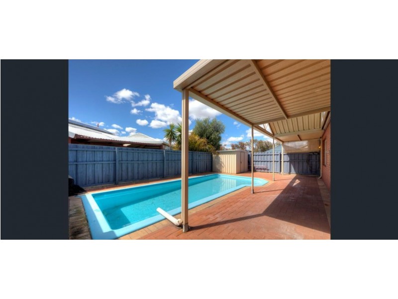 5 Anna Plains Cir, Ellenbrook WA 6069