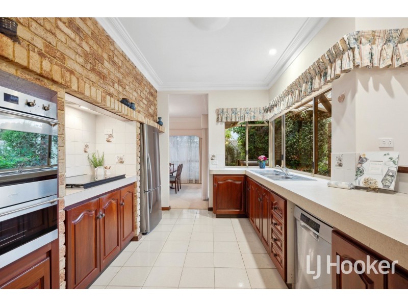 14 Chesters Way, Winthrop WA 6150