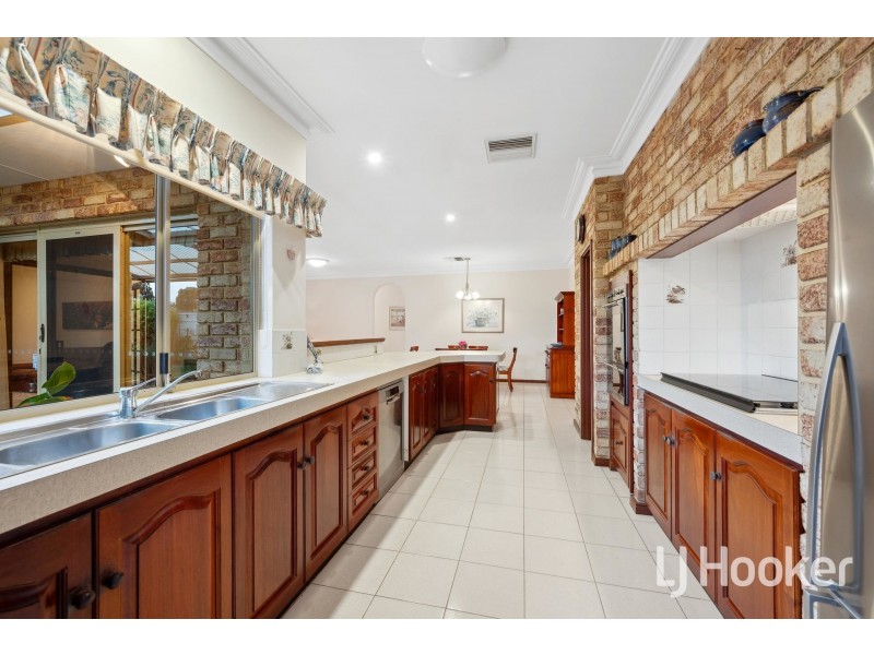 14 Chesters Way, Winthrop WA 6150