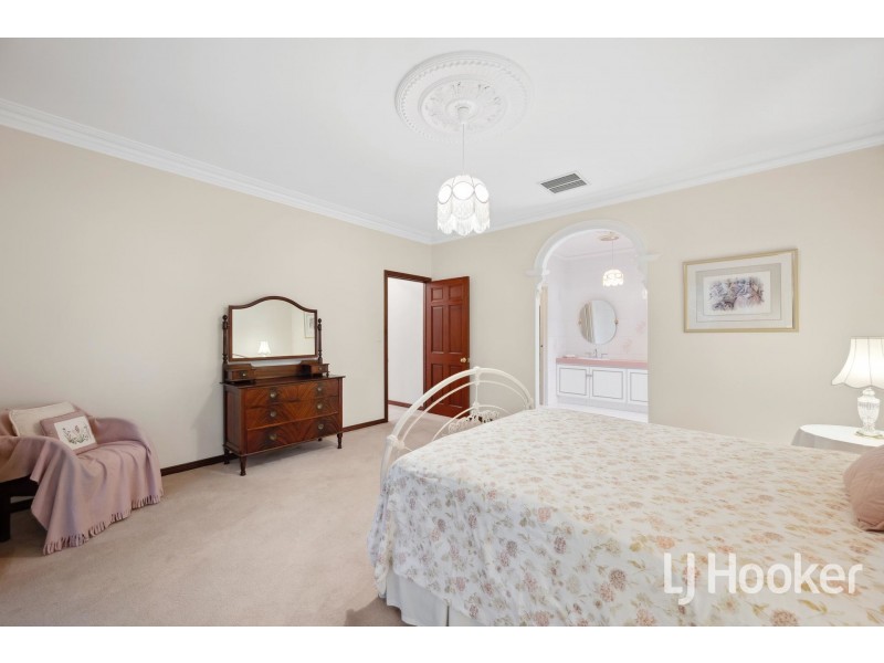 14 Chesters Way, Winthrop WA 6150